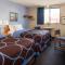 Super 8 by Wyndham Manhattan KS