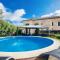 Bild des 5 bedrooms mansion with private pool enclosed garden and wifi at Gesturi