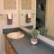 Cheerful 2-Bedroom, 2 bath with private parking - فايتفيل