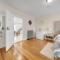 5BR 2BH Bright & Spacious Apt in Brighton