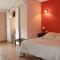 Hôtel et Restaurant Le Manoir - Echangeur A7-A9 - 24h-24h