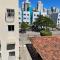 Apartamento c/estacionamento, próximo ao Shopping