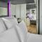 YOTEL Singapore Orchard Road