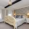 West Cottage. Central, beautiful, 2 mins to beach. - Cromer