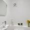 Spacious and Modern 4 Bed Apartment next to Borough Station - London