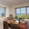 5 The Vista, Newquay - Short Walk to Beach - Free Parking and Wi-Fi - Stunning Views