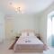 999 Luxury Hotel