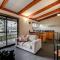Freycinet Cottage 1 – Bluestone