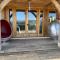 Ty Nofio, Coity Bach