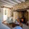 Gleneda Cottage - a renovated, traditional Cotswold cottage full of charm with fireplace and garden