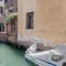 Gondola Rosa, incantevole vista sul canale