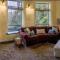 European Style Straw Bale Retreat - 阿什兰