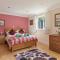 Sunningdale - Beach Side Cottage, Sea Views, Parking