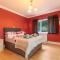 Sunningdale - Beach Side Cottage, Sea Views, Parking