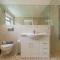 Sunningdale - Beach Side Cottage, Sea Views, Parking