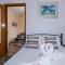 Plaka House