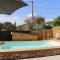 gite LAPAZ/jacuzzi privé/piscine