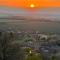 Spaniel Cottage with views of Ham hill, Stoke sub Hamdon - Martock