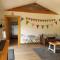 The Potting Shed near Tenby, 100" Projector, Four poster bed, On-site HOT TUB access via Spa Pack
