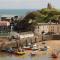 The Bothy near Tenby, Hot Tub access, 84"Projector, Four-poster bed, Breakfast - Tenby