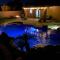 Cozy spacious house, pool heater, spa, firepit - Peoria