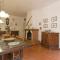 Cozy Home In Crespina Pi With Kitchen