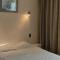 Hôtel et Restaurant Le Manoir - Echangeur A7-A9 - 24h-24h