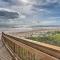 Oceanfront Ormond Beach Condo - Steps to Shore! - شاطئ أورموند
