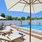 Villa Paradiso: Near beach, superb pool and garden - Astrakeri
