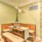 The Owls Nest with Hot Tub and Forest Views! - بورتلاند