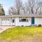 Walk to Lake Pepin Charming Retreat with Deck - Pepin