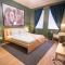 Revived Condo with Pool and 20 minutes from parks - Davenport
