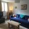 Spacious Pied à Terre with courtyard garden - Dernacueillette