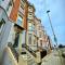 Beautiful chic apartment, lift, views & parking