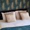 3 Bedroom Aprtmt at Sensational Stay Serviced Accommodation Aberdeen- Froghall Avenue