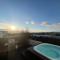 ICELAND SJF Villa, Hot tub & Outdoor Sauna Amazing Mountains and City View Over Reykjavík - Reiquiavique