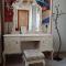 Vintage Art Rooms