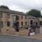 Buck - En-suite Room in Canalside Guesthouse - Burnley