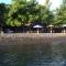 Blue Star Bungalows & Cafe