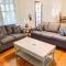 University House - 8 Bedrooms Walk to UF / Stadium