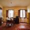 Florentine Apartment in Oltrarno