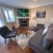 Lovely J Home -Stunning river view cozy two bedroom private suite