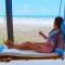 Studio pé na areia com 2 quartos, sala e cozinha - Trairi