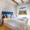 Casa Azul Stylish beach house for 4 adults and 1 child in Cala Llombards