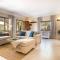 Casa Azul Stylish beach house for 4 adults and 1 child in Cala Llombards