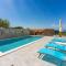 Villa Green Point