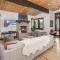 Lavish & Modern Alpine Escape - Truckee