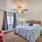 Spacious Garden City Townhome with Lake Views!