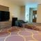 Super 8 by Wyndham Pratt - Pratt