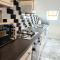 Crystal Suite 4 - private parking - metro - 北希尔兹